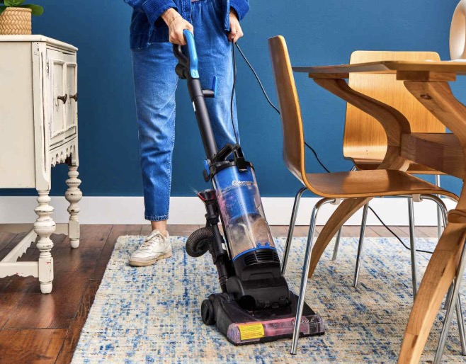 What Are the Benefits of Using an Upright Vacuum Cleaner?